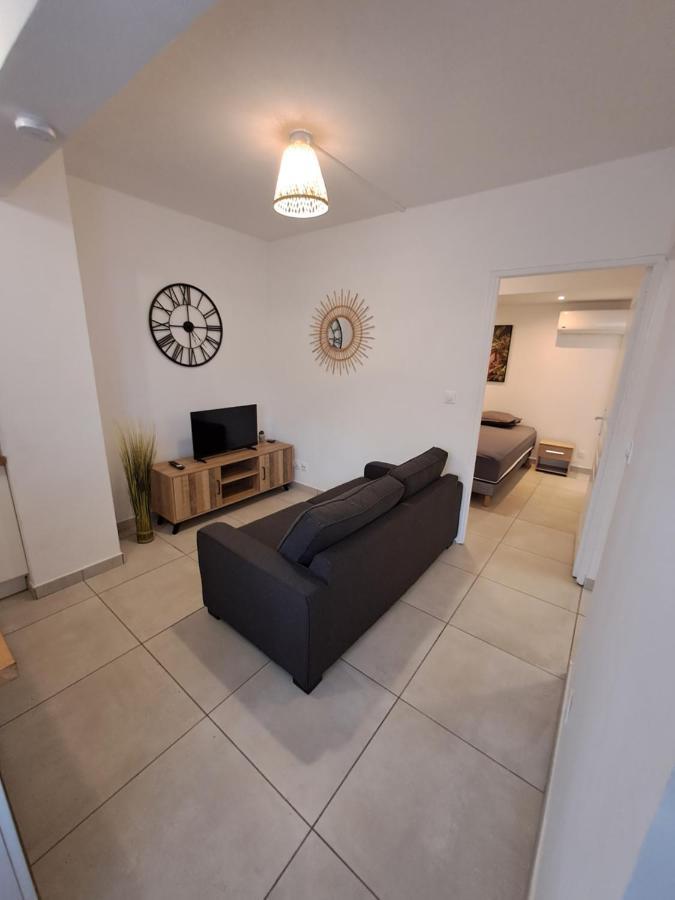 Logement Cosy T2, Centre Ville De Saint-Pierre Εξωτερικό φωτογραφία